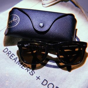 RAY BANS folding Wayfarer Polarized Sunglasses